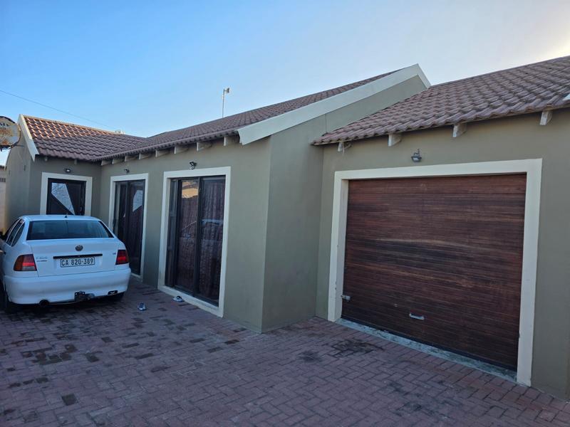 5 Bedroom Property for Sale in Mandela Park Western Cape